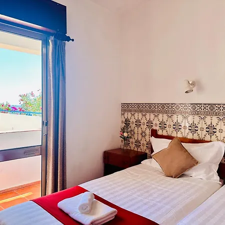 Guest house Bela *